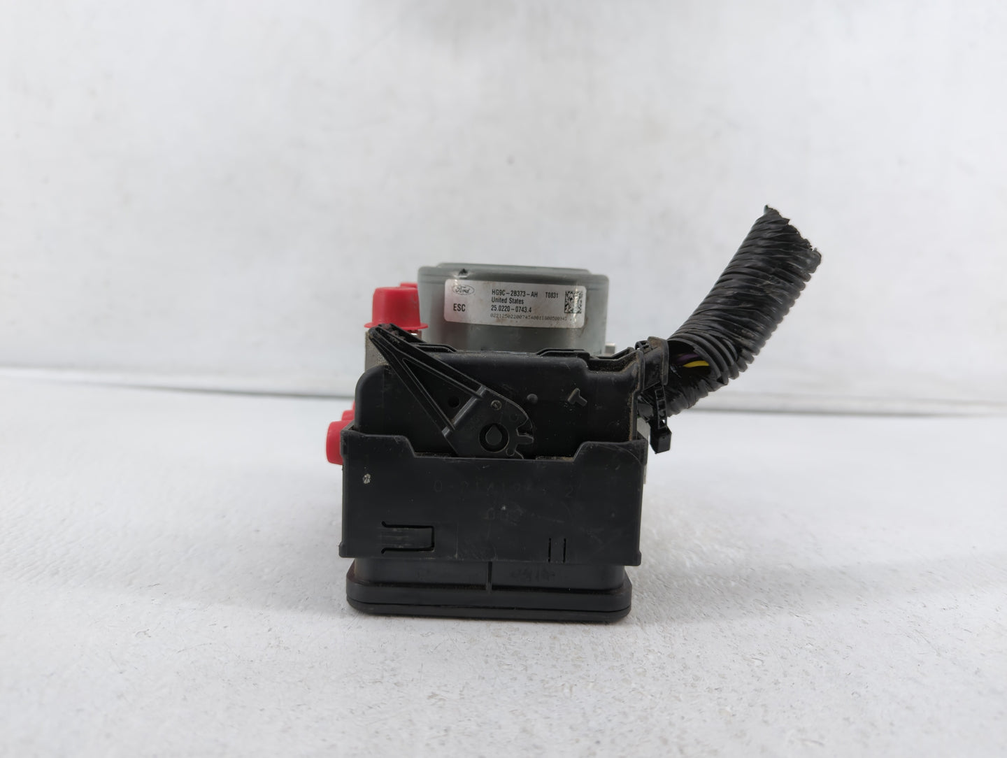 2017-2018 Lincoln Mkz ABS Pump Control Module Replacement P/N:HG9C-2B373-CH HG9C-2B373-AH Fits Fits 2017 2018 OEM Used Auto 