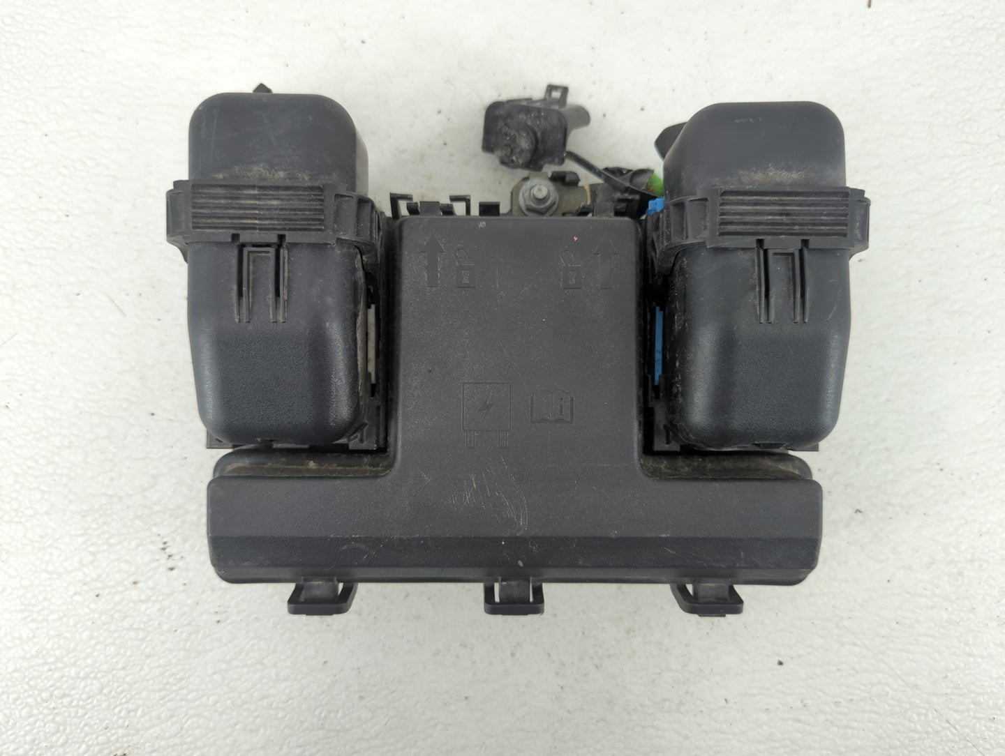 2017-2020 Lincoln Mkz Fusebox Fuse Box Panel Relay Module P/N:HG9T14D066BC Fits Fits 2017 2018 2019 2020 OEM Used Auto Parts