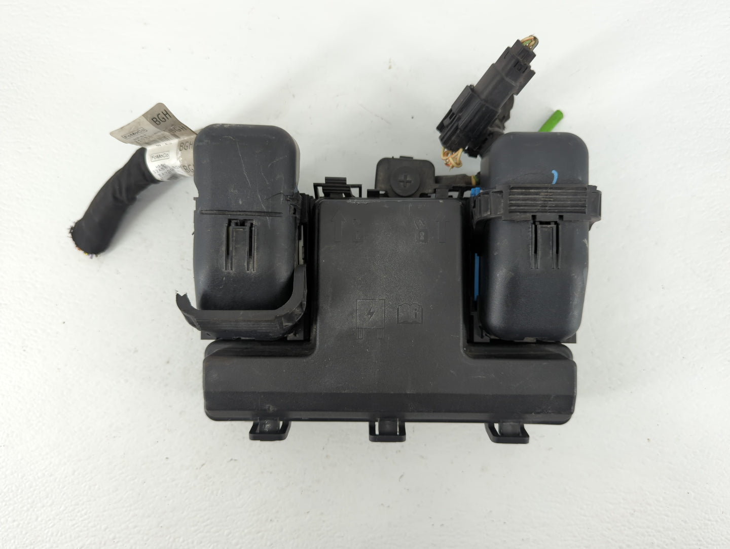 2017-2020 Lincoln Mkz Fusebox Fuse Box Panel Relay Module P/N:HG9T-14D068BC_01 Fits Fits 2017 2018 2019 2020 OEM Used Auto P