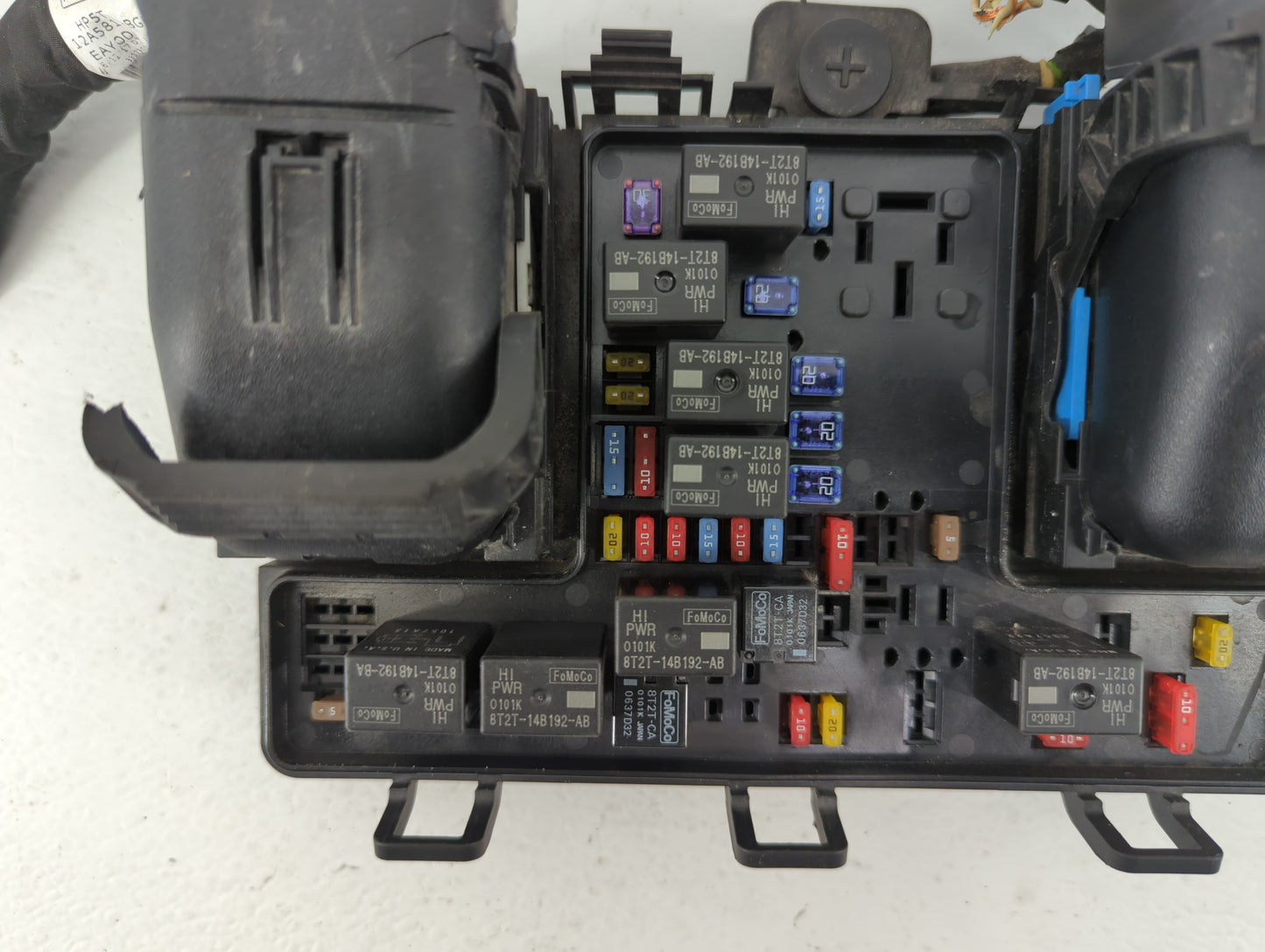 2017-2020 Lincoln Mkz Fusebox Fuse Box Panel Relay Module P/N:HG9T-14D068BC_01 Fits Fits 2017 2018 2019 2020 OEM Used Auto P
