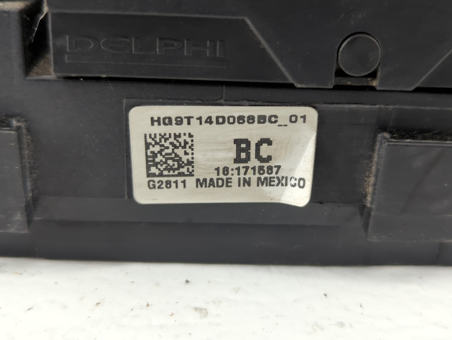 2017-2020 Lincoln Mkz Fusebox Fuse Box Panel Relay Module P/N:HG9T-14D068BC_01 Fits Fits 2017 2018 2019 2020 OEM Used Auto P
