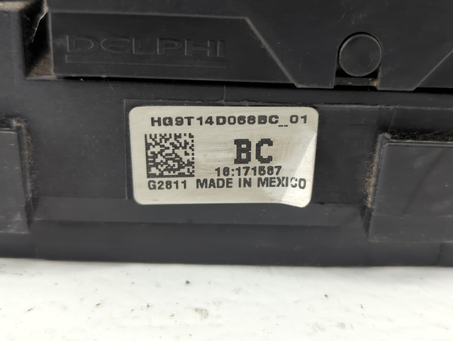 2017-2020 Lincoln Mkz Fusebox Fuse Box Panel Relay Module P/N:HG9T-14D068BC_01 Fits Fits 2017 2018 2019 2020 OEM Used Auto P