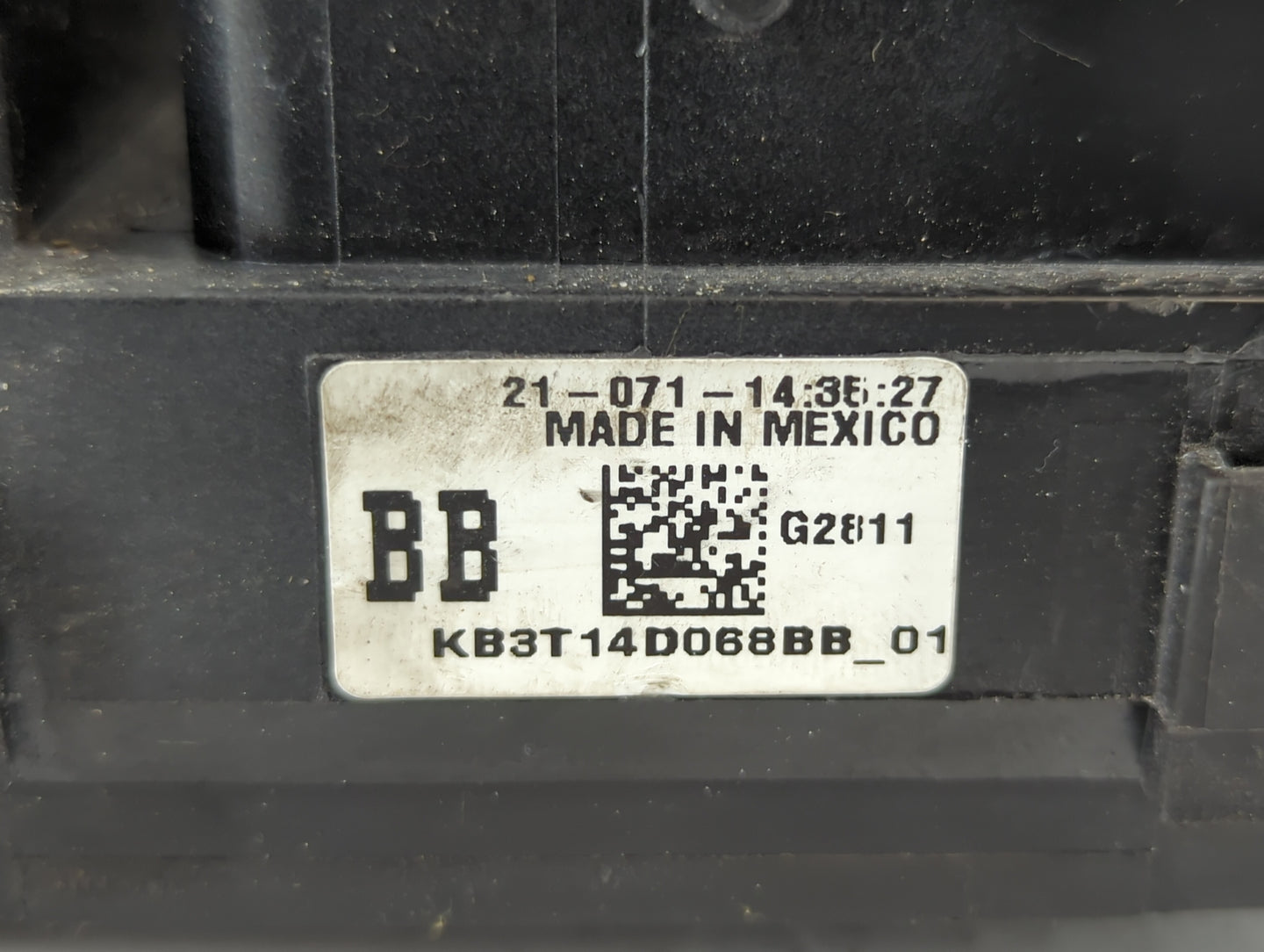 2017-2020 Lincoln Mkz Fusebox Fuse Box Panel Relay Module P/N:G2GT14A075AA Fits Fits 2017 2018 2019 2020 OEM Used Auto Parts