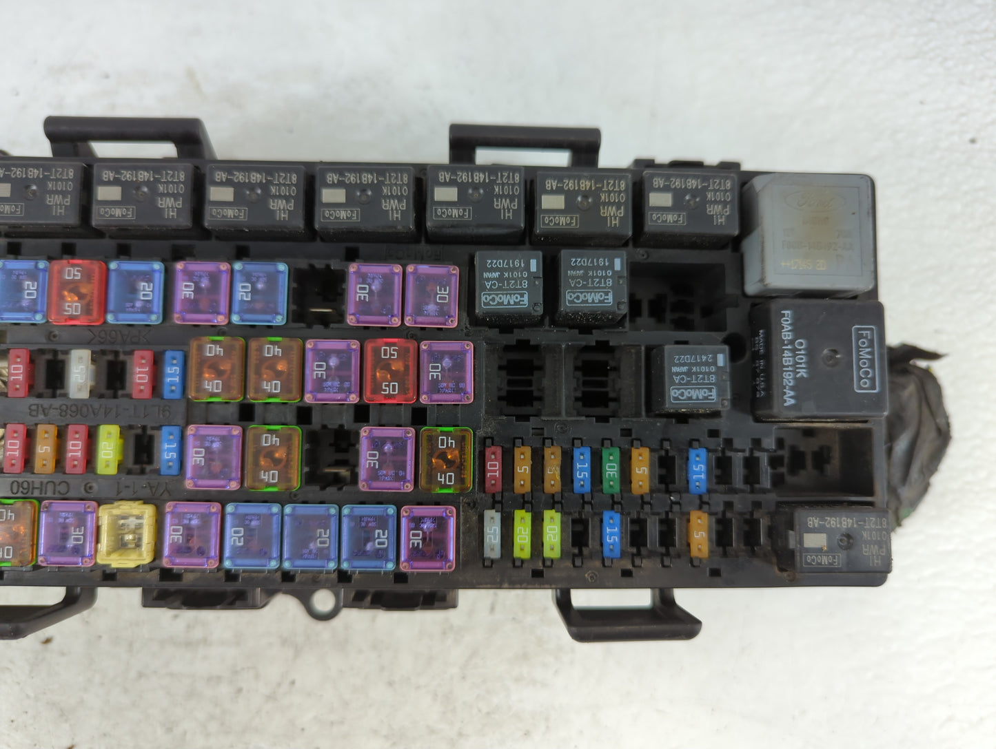 2016-2017 Lincoln Navigator Fusebox Fuse Box Panel Relay Module P/N:9L1T-14A003-BA Fits Fits 2016 2017 OEM Used Auto Parts -