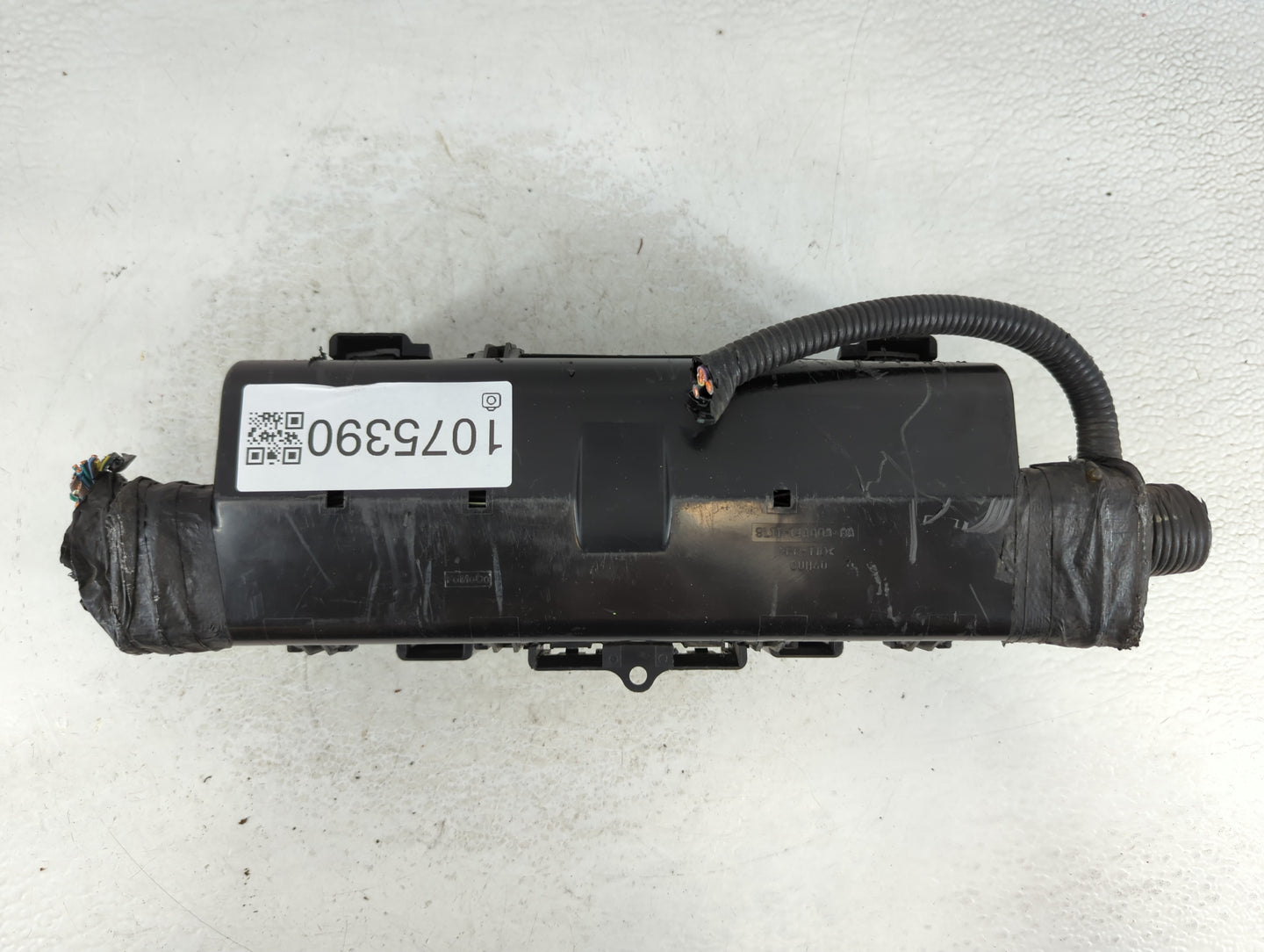 2016-2017 Lincoln Navigator Fusebox Fuse Box Panel Relay Module P/N:9L1T-14A003-BA Fits Fits 2016 2017 OEM Used Auto Parts -