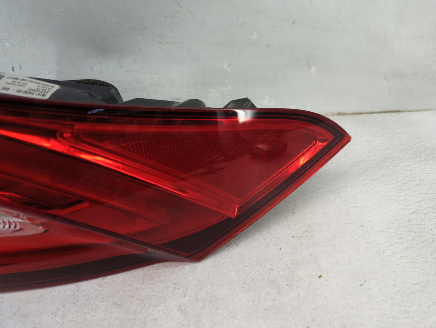 2017 Maserati Ghibli Tail Light Assembly Passenger Right OEM P/N:M161FISSODX CCC150001, 20670204 Fits OEM Used Auto Parts - 