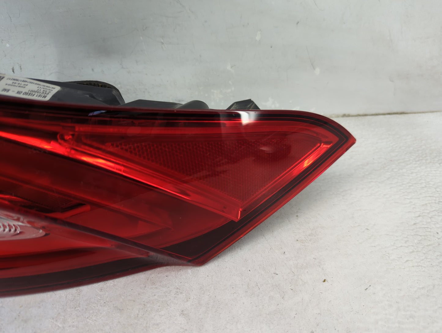 2017 Maserati Ghibli Tail Light Assembly Passenger Right OEM P/N:M161FISSODX CCC150001, 20670204 Fits OEM Used Auto Parts - 