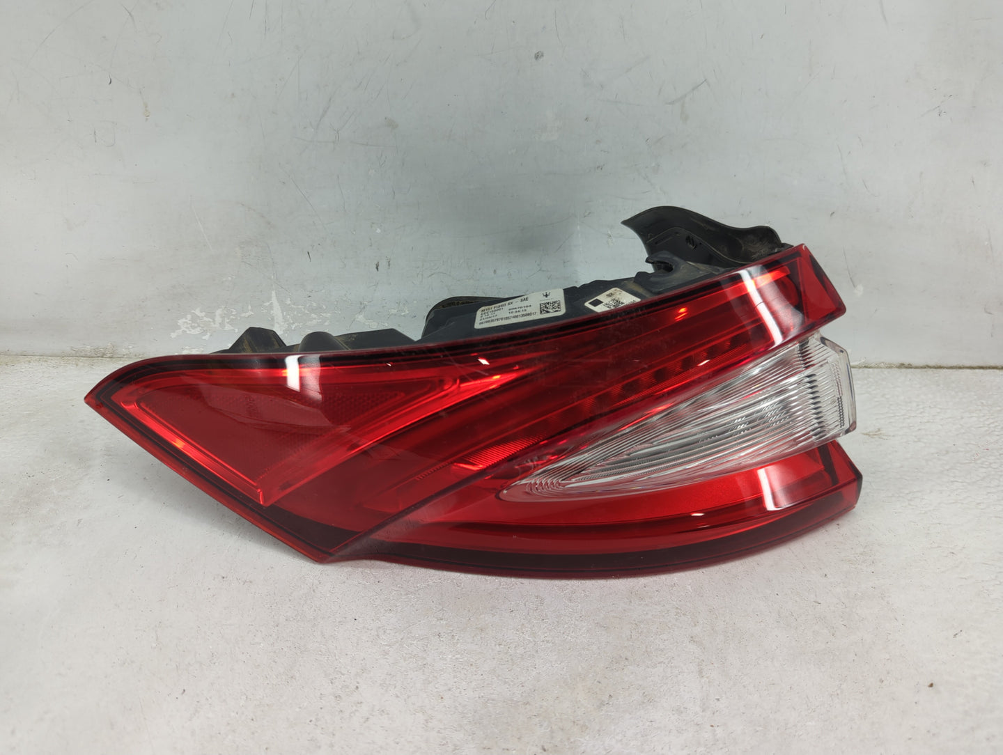 2017 Maserati Ghibli Tail Light Assembly Driver Left OEM P/N:20670104 CCC150001, M161 Fits OEM Used Auto Parts - Oemusedauto
