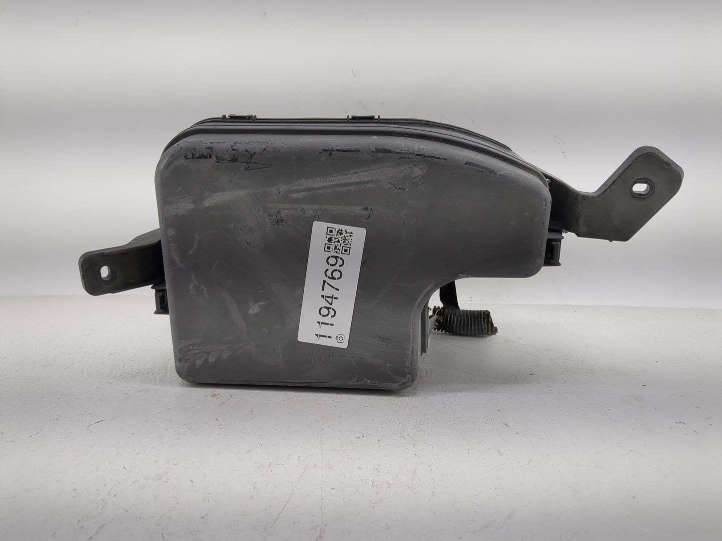 2014-2016 Mazda 3 Fusebox Fuse Box Panel Relay Module P/N:BAYS-675X0 Fits Fits 2014 2015 2016 OEM Used Auto Parts - Oemuseda