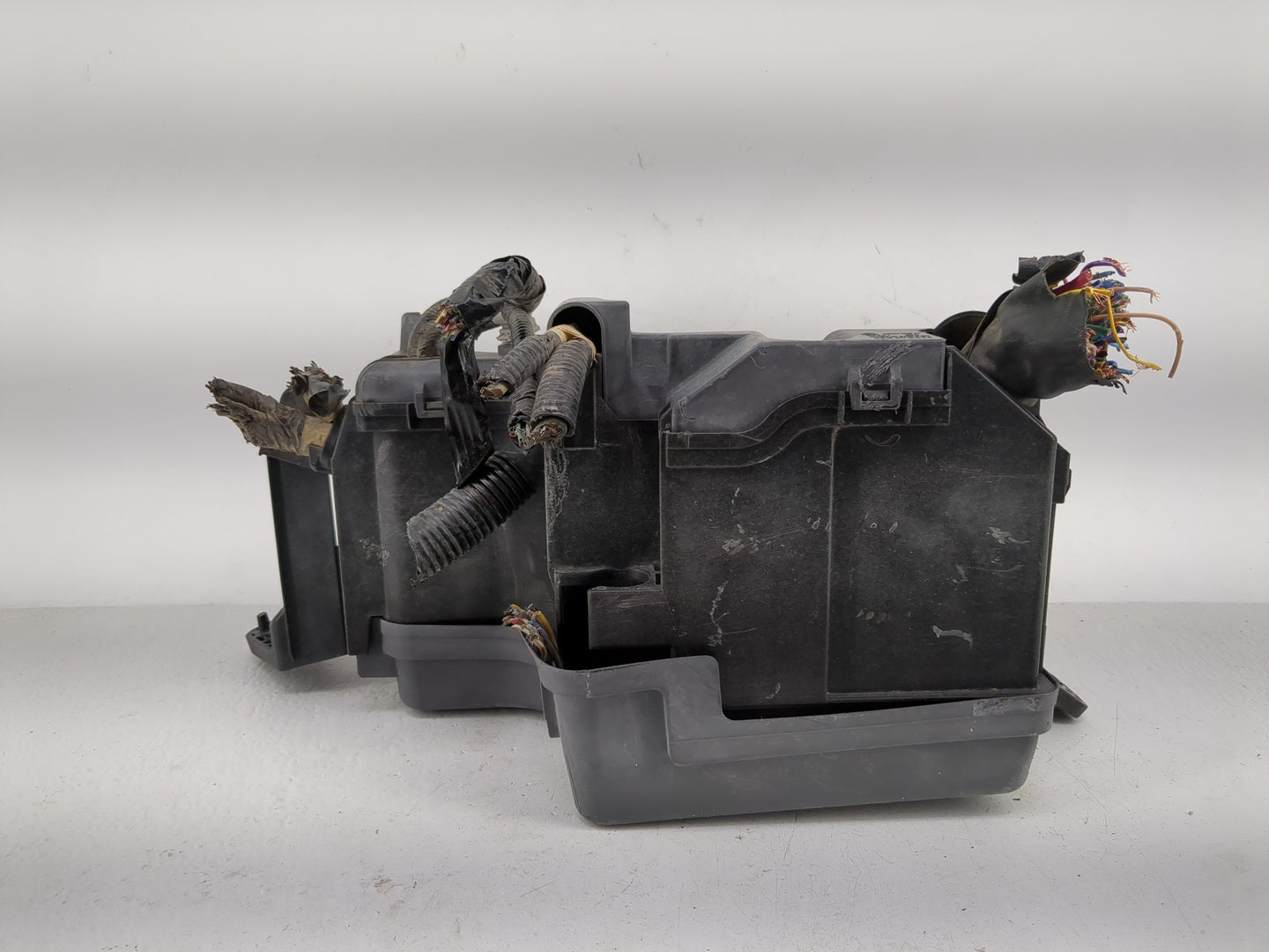 2014-2016 Mazda 3 Fusebox Fuse Box Panel Relay Module P/N:BAYS-675X0 Fits Fits 2014 2015 2016 OEM Used Auto Parts - Oemuseda