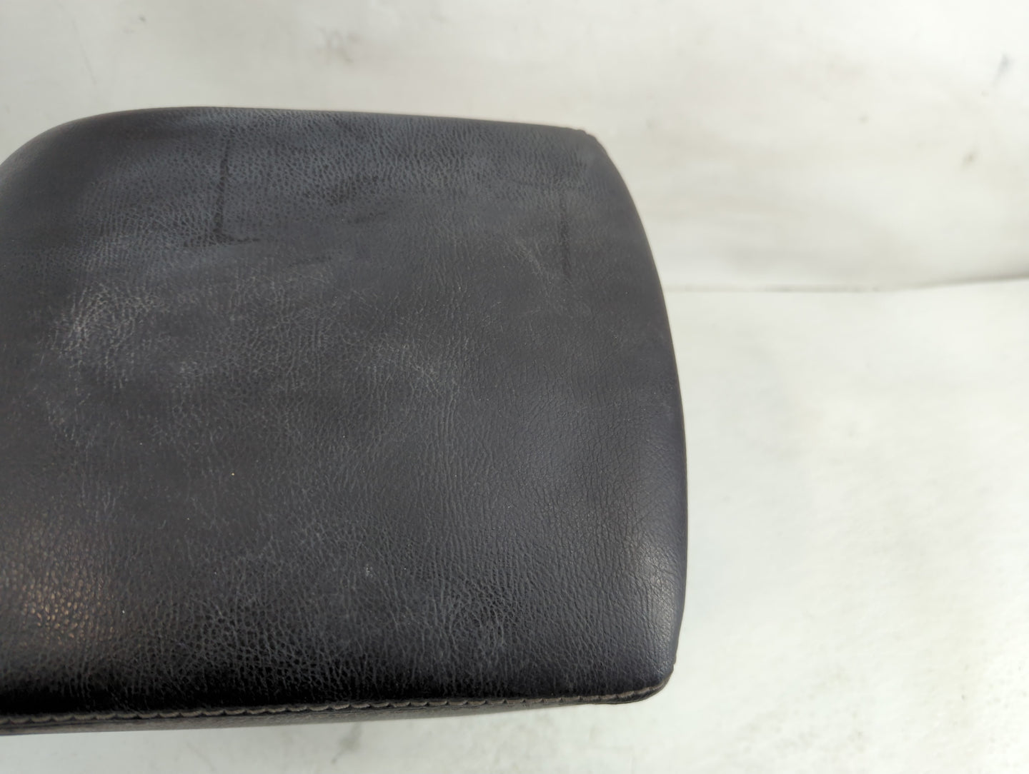 2017 Mazda 3 Center Console Armrest Cover Lid P/N:864441 Fits OEM Used Auto Parts - Oemusedautoparts1.com