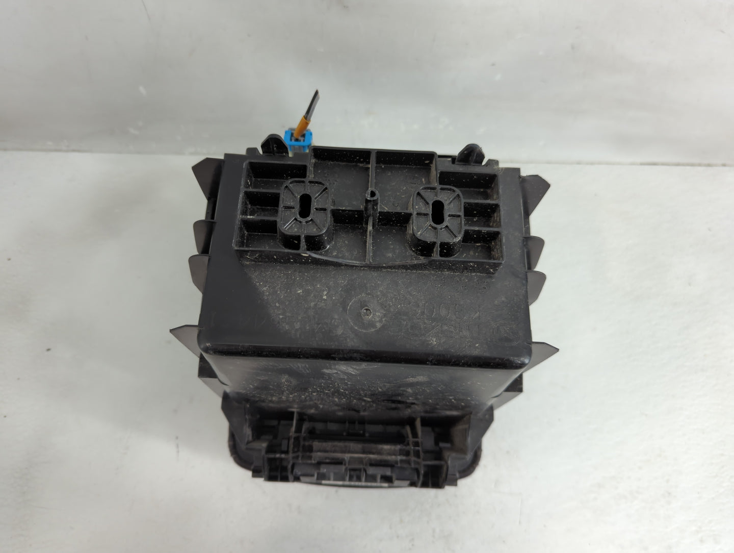 2017 Mazda 3 Center Console Armrest Cover Lid P/N:864441 Fits OEM Used Auto Parts - Oemusedautoparts1.com