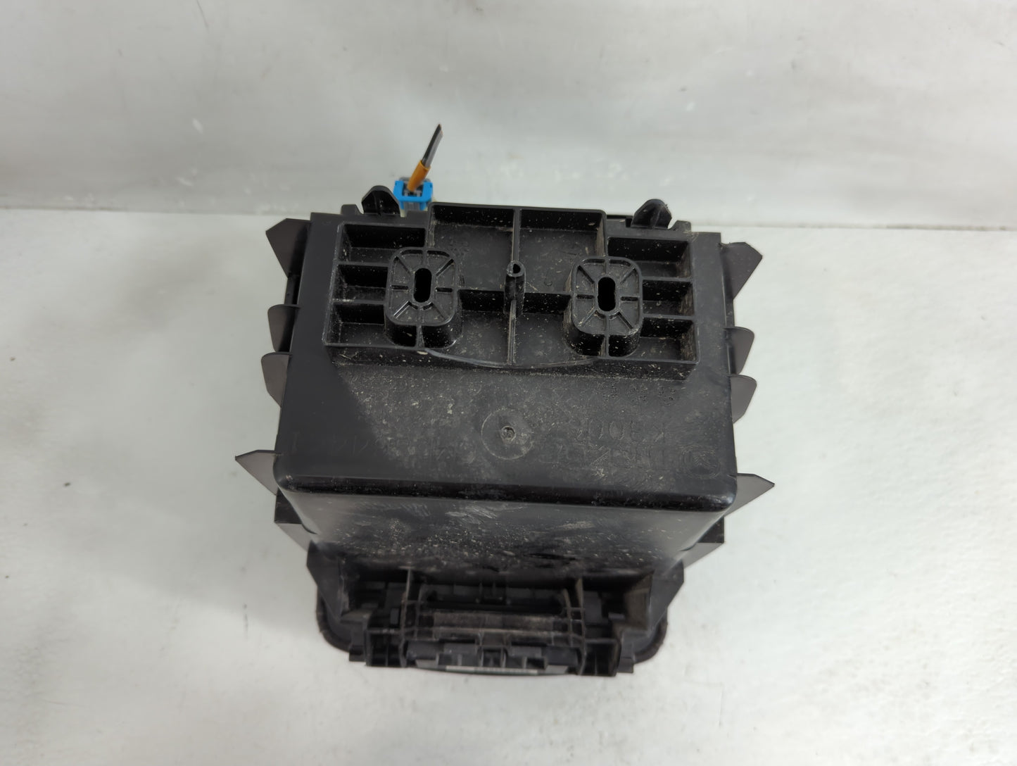 2017 Mazda 3 Center Console Armrest Cover Lid P/N:864441 Fits OEM Used Auto Parts - Oemusedautoparts1.com