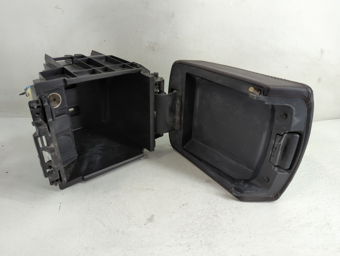 2017 Mazda 3 Center Console Armrest Cover Lid P/N:864441 Fits OEM Used Auto Parts - Oemusedautoparts1.com