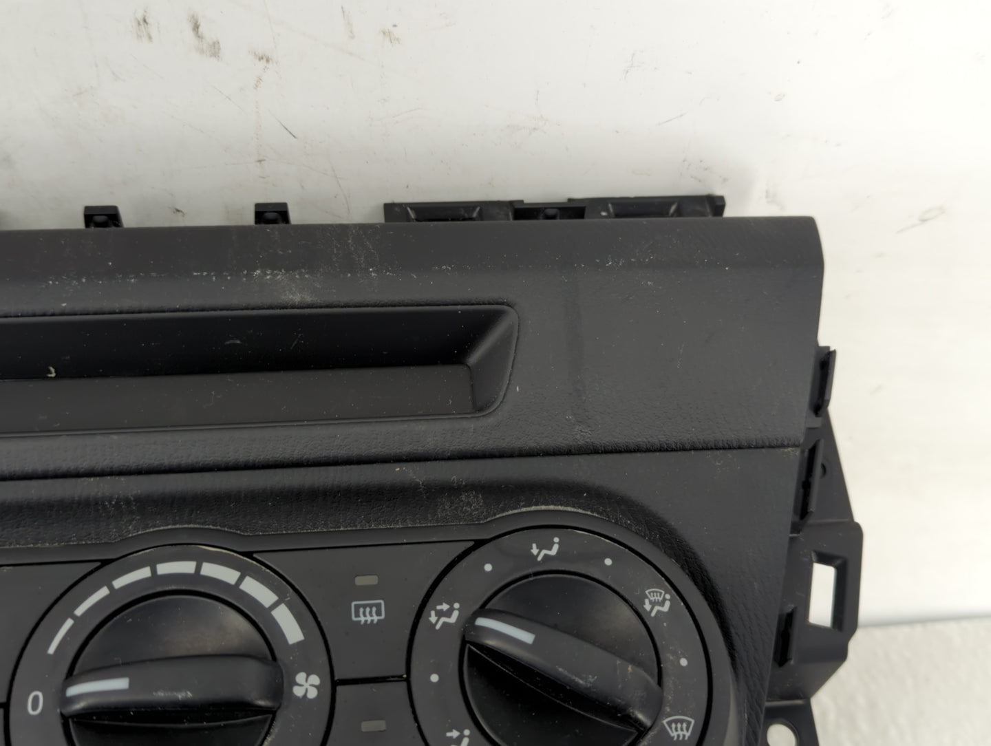 2017-2018 Mazda 3 Climate Control Module Temperature AC/Heater Replacement P/N:55 260 0001 Fits Fits 2017 2018 OEM Used Auto