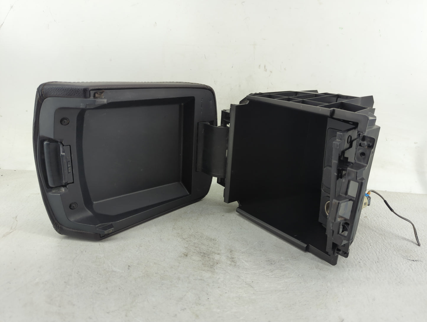 2017 Mazda 3 Center Console Armrest Cover Lid P/N:GML8644A1 Fits OEM Used Auto Parts - Oemusedautoparts1.com