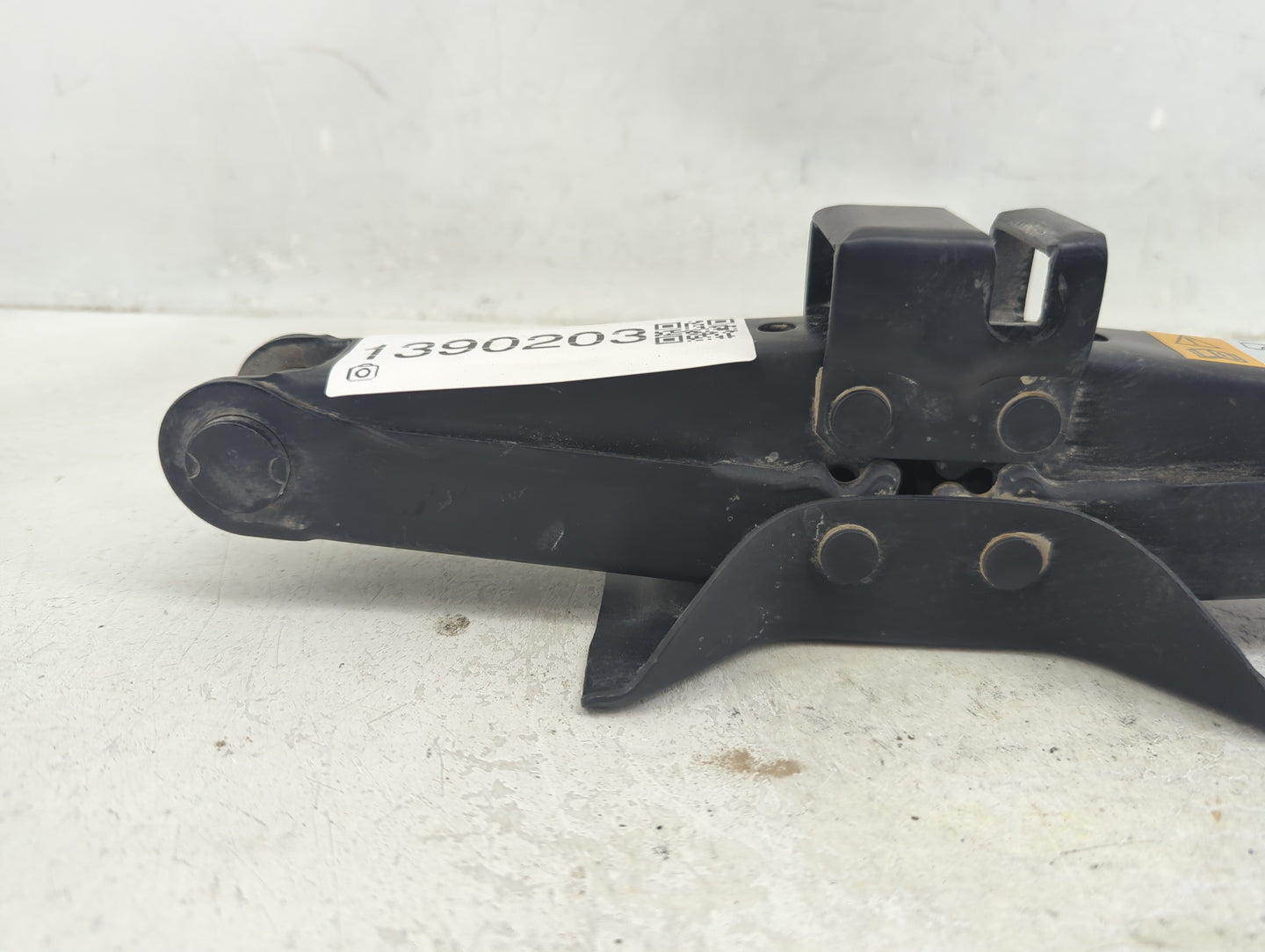 2017 Mazda 3 Spare Scissor Car Jack - Oemusedautoparts1.com
