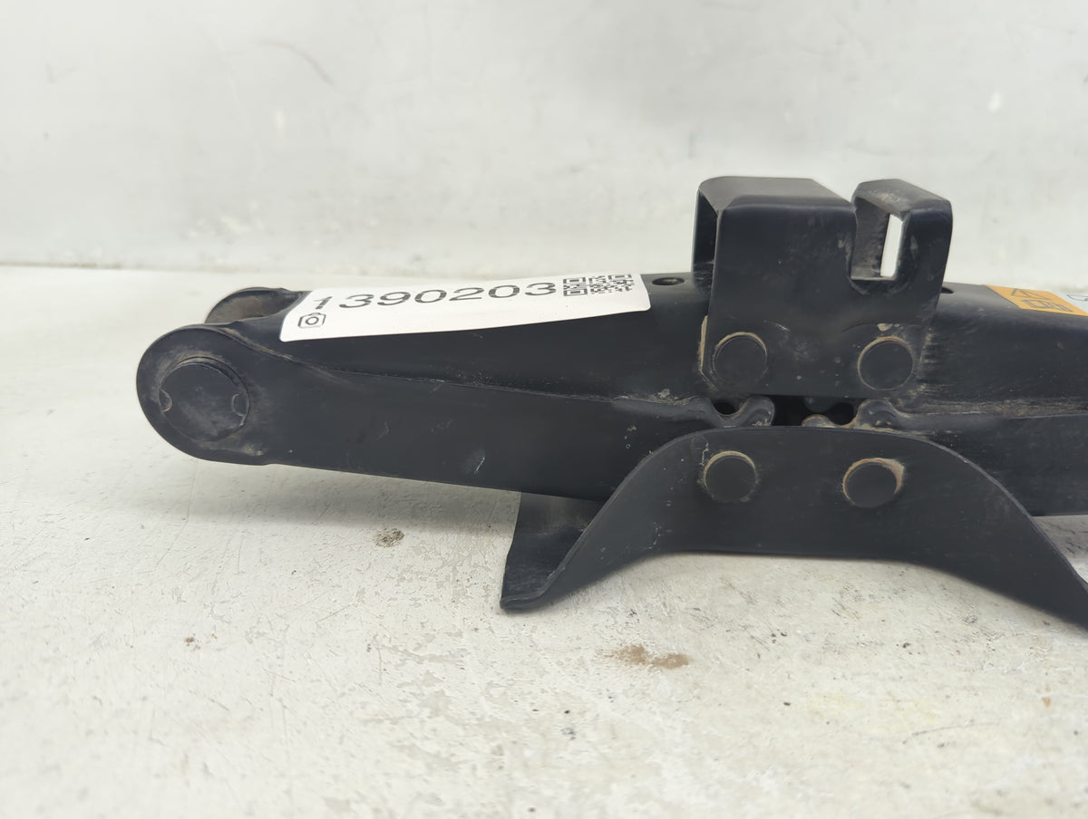 2017 Mazda 3 Spare Scissor Car Jack - Oemusedautoparts1.com