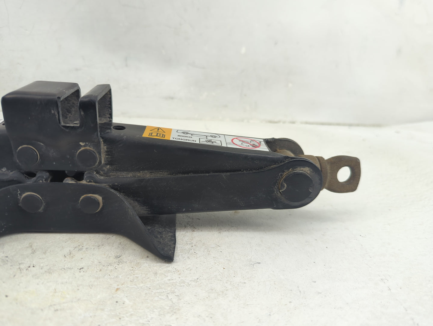2017 Mazda 3 Spare Scissor Car Jack - Oemusedautoparts1.com