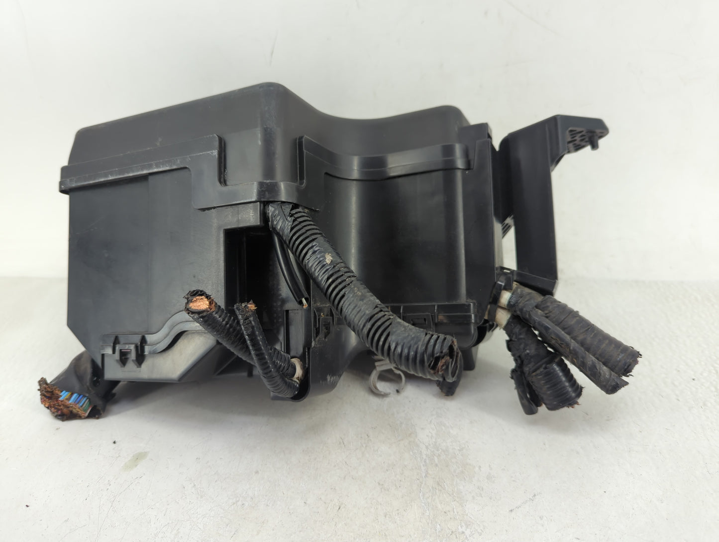 2014-2016 Mazda 3 Fusebox Fuse Box Panel Relay Module P/N:BHR1-66767 Fits Fits 2014 2015 2016 OEM Used Auto Parts - Oemuseda