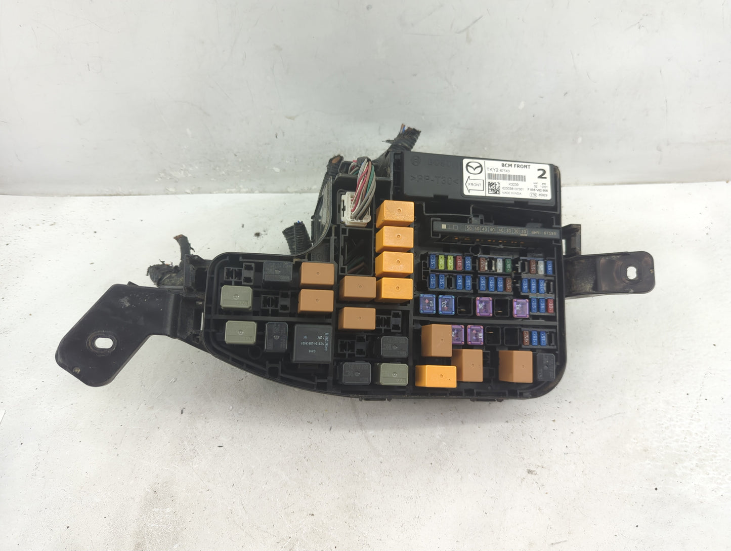 2014-2016 Mazda 3 Fusebox Fuse Box Panel Relay Module P/N:TKY2-675X0 Fits Fits 2014 2015 2016 OEM Used Auto Parts - Oemuseda