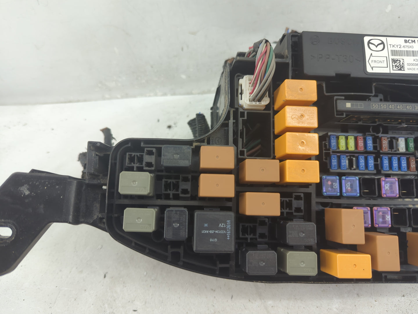 2014-2016 Mazda 3 Fusebox Fuse Box Panel Relay Module P/N:TKY2-675X0 Fits Fits 2014 2015 2016 OEM Used Auto Parts - Oemuseda