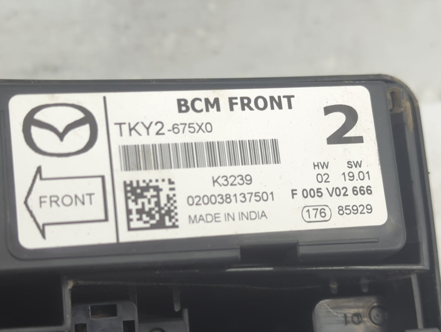 2014-2016 Mazda 3 Fusebox Fuse Box Panel Relay Module P/N:TKY2-675X0 Fits Fits 2014 2015 2016 OEM Used Auto Parts - Oemuseda