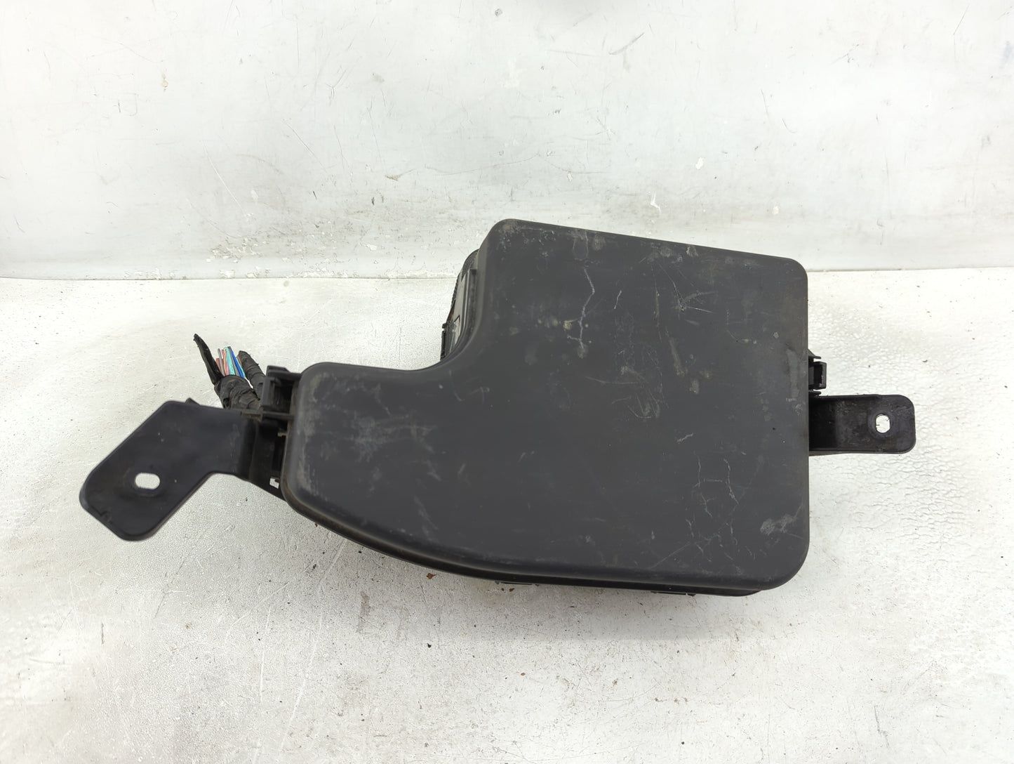 2014-2016 Mazda 3 Fusebox Fuse Box Panel Relay Module P/N:TKY2-675X0 Fits Fits 2014 2015 2016 OEM Used Auto Parts - Oemuseda