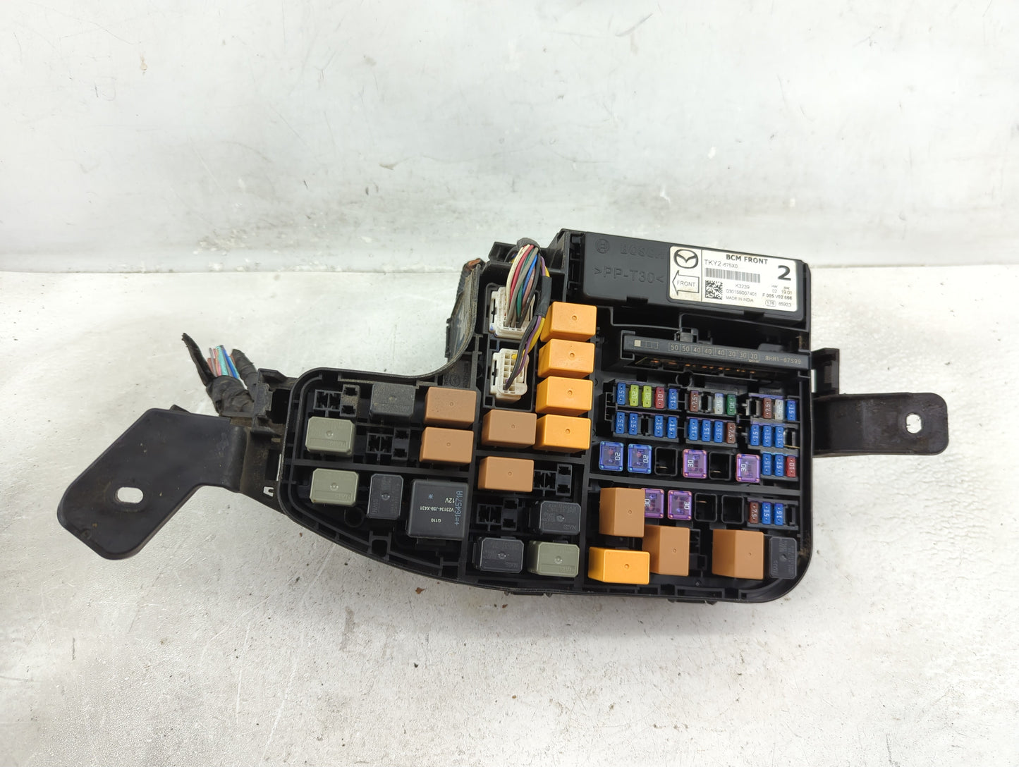 2014-2016 Mazda 3 Fusebox Fuse Box Panel Relay Module P/N:TKY2-675X0 Fits Fits 2014 2015 2016 OEM Used Auto Parts - Oemuseda