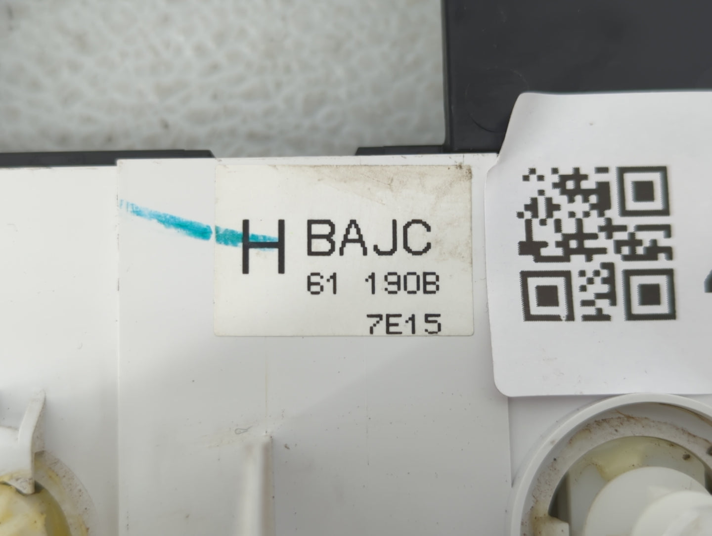 2017 Mazda 3 Climate Control Module Temperature AC/Heater Replacement P/N:61 190B 7E15 HBAJC Fits OEM Used Auto Parts - Oemu