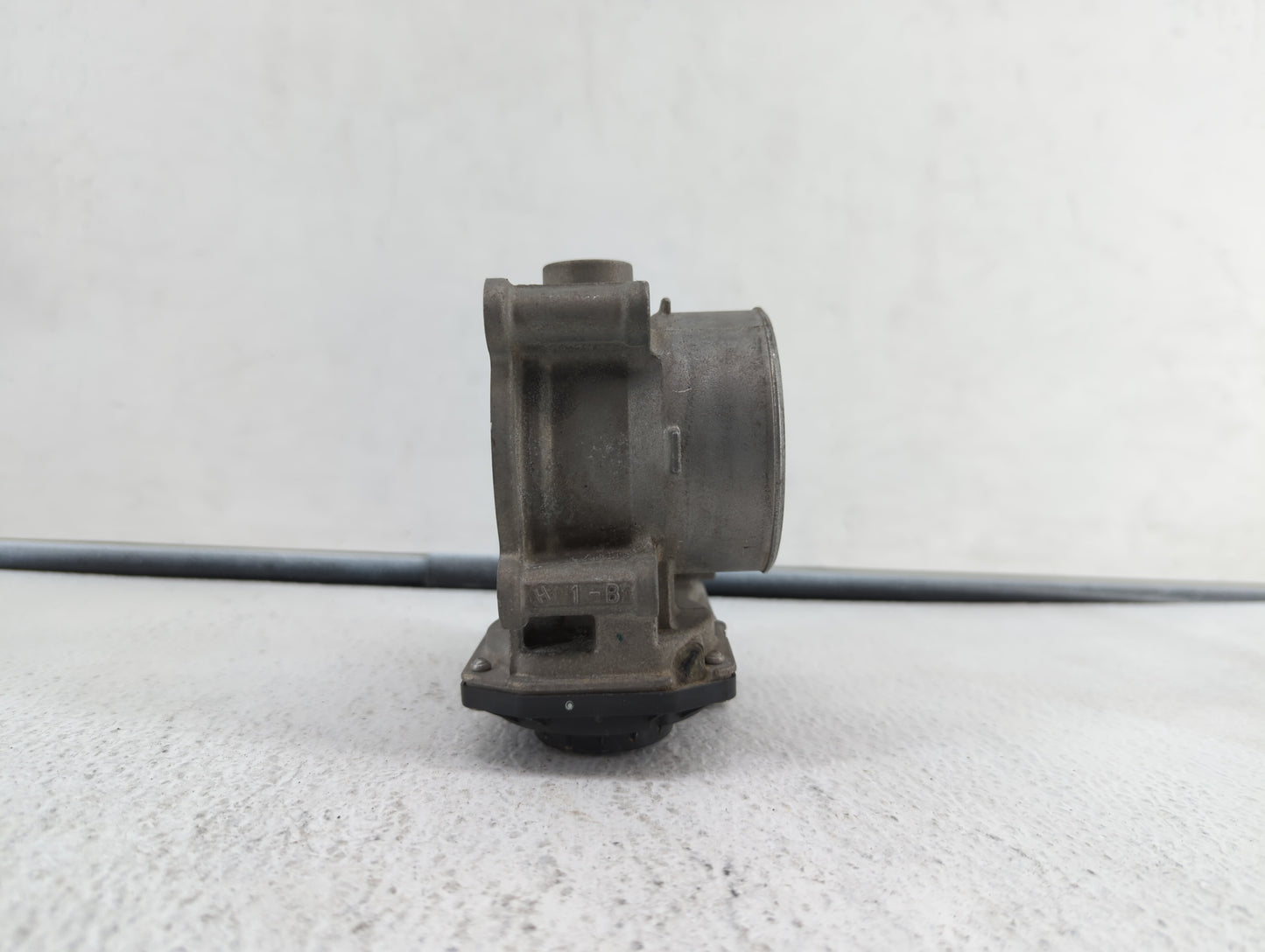 2012-2014 Mazda 3 Throttle Body P/N:640 K4238 9T06 PE01 13 640 B, 13 640 A, 640 K4238 1R24 Fits Fits 2012 2013 2014 OEM Used