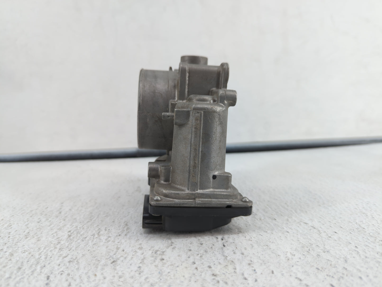 2012-2014 Mazda 3 Throttle Body P/N:640 K4238 9T06 PE01 13 640 B, 13 640 A, 640 K4238 1R24 Fits Fits 2012 2013 2014 OEM Used