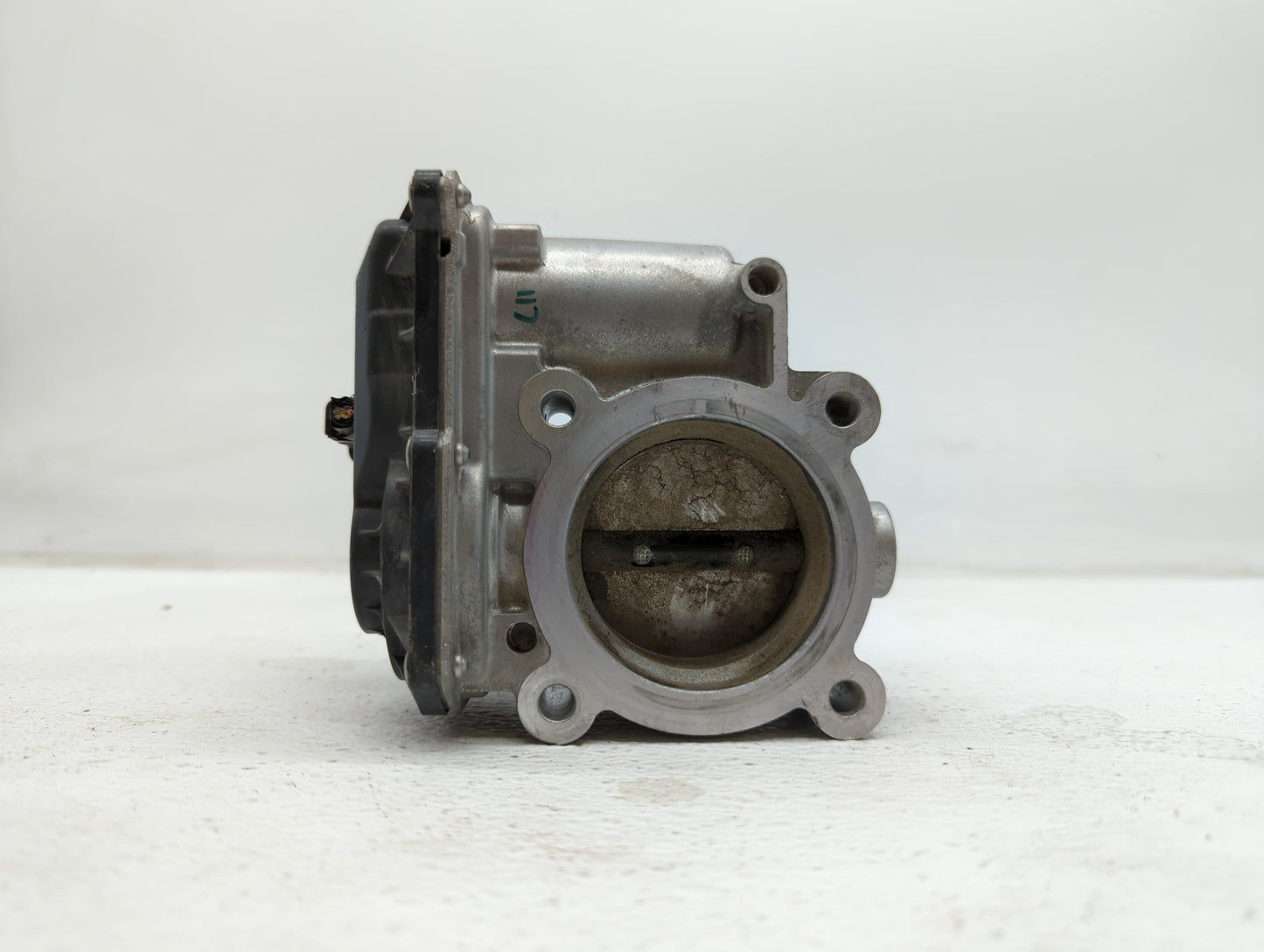2012-2014 Mazda 3 Throttle Body P/N:640 K4238 4U26 640 K4238 9T06, PE01 13 640 B, 13 640 A Fits Fits 2012 2013 2014 OEM Used