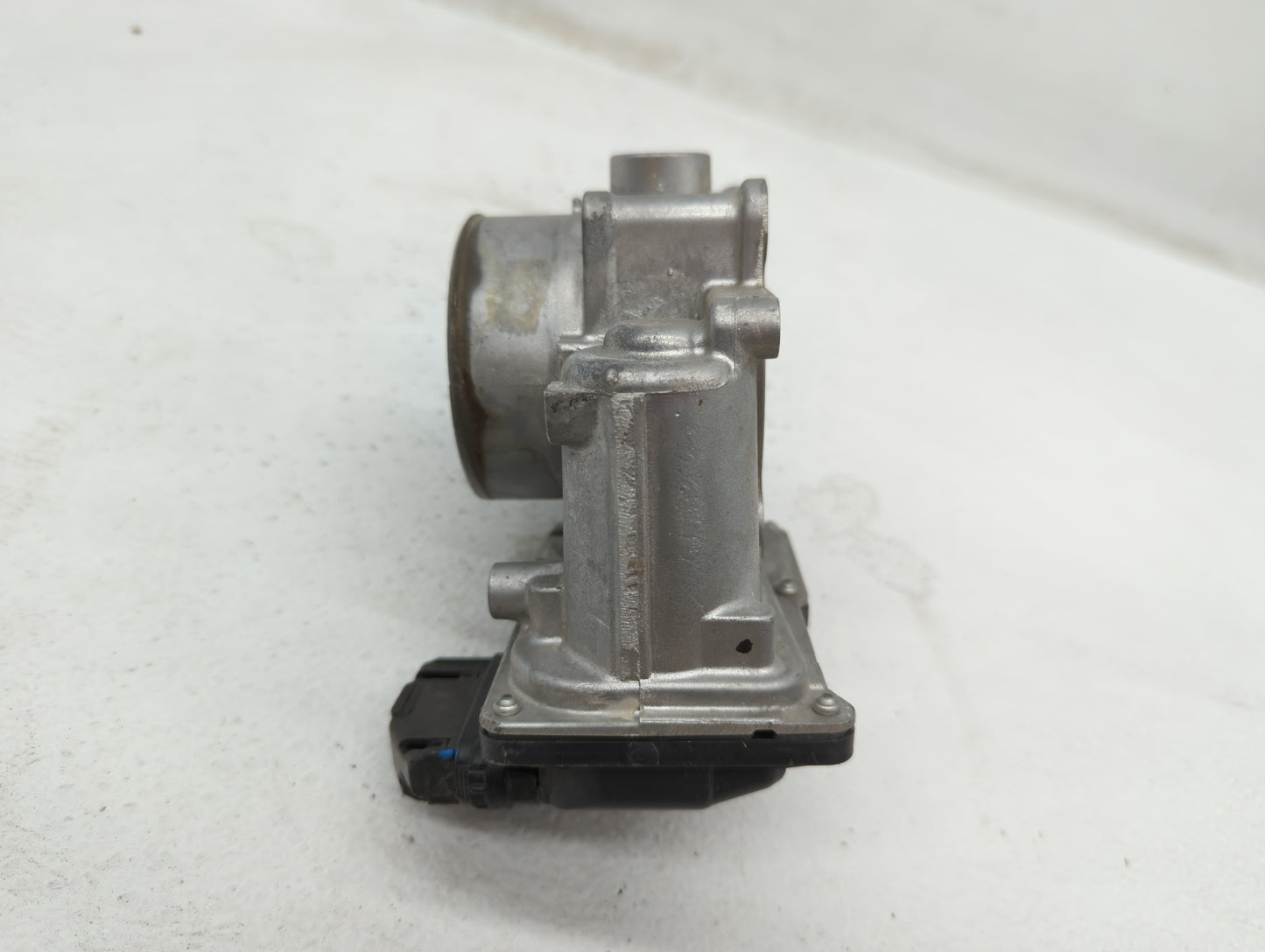 2012-2014 Mazda 3 Throttle Body P/N:640 K4238 4U26 640 K4238 9T06, PE01 13 640 B, 13 640 A Fits Fits 2012 2013 2014 OEM Used