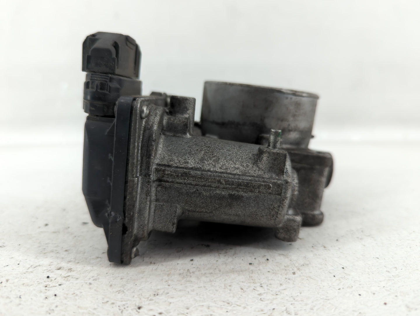 2014-2018 Mazda 3 Throttle Body P/N:152001U24 Fits Fits 2014 2015 2016 2017 2018 OEM Used Auto Parts - Oemusedautoparts1.com