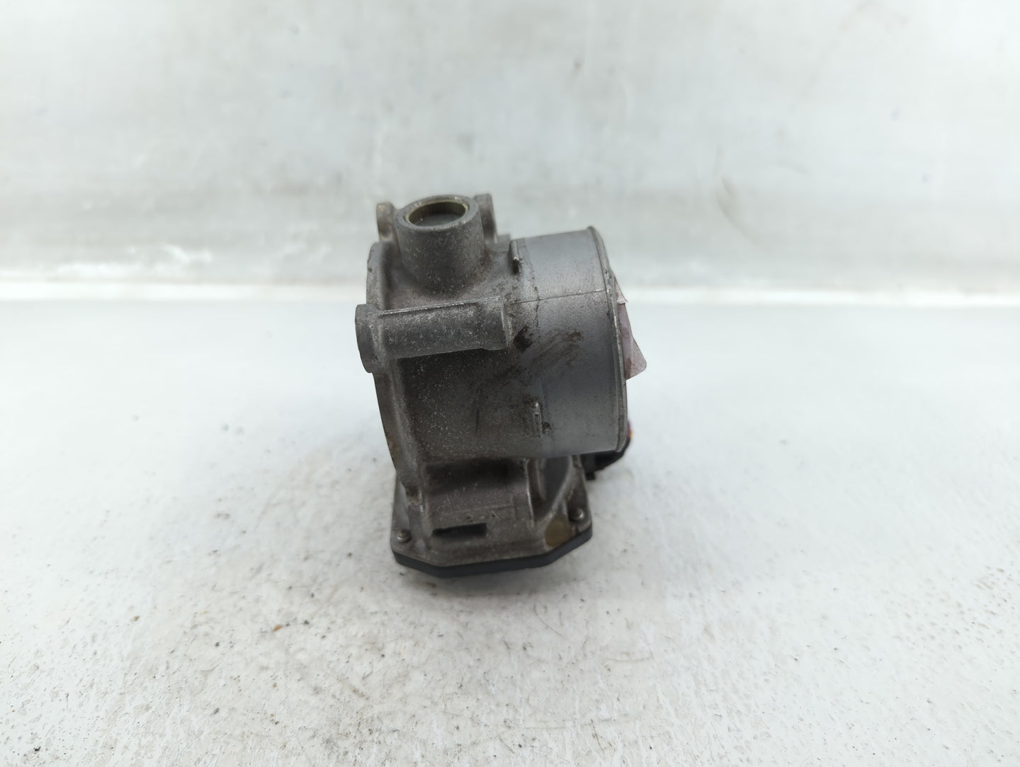 2014-2018 Mazda 3 Throttle Body P/N:PY01 13 640 A Fits Fits 2014 2015 2016 2017 2018 OEM Used Auto Parts - Oemusedautoparts1