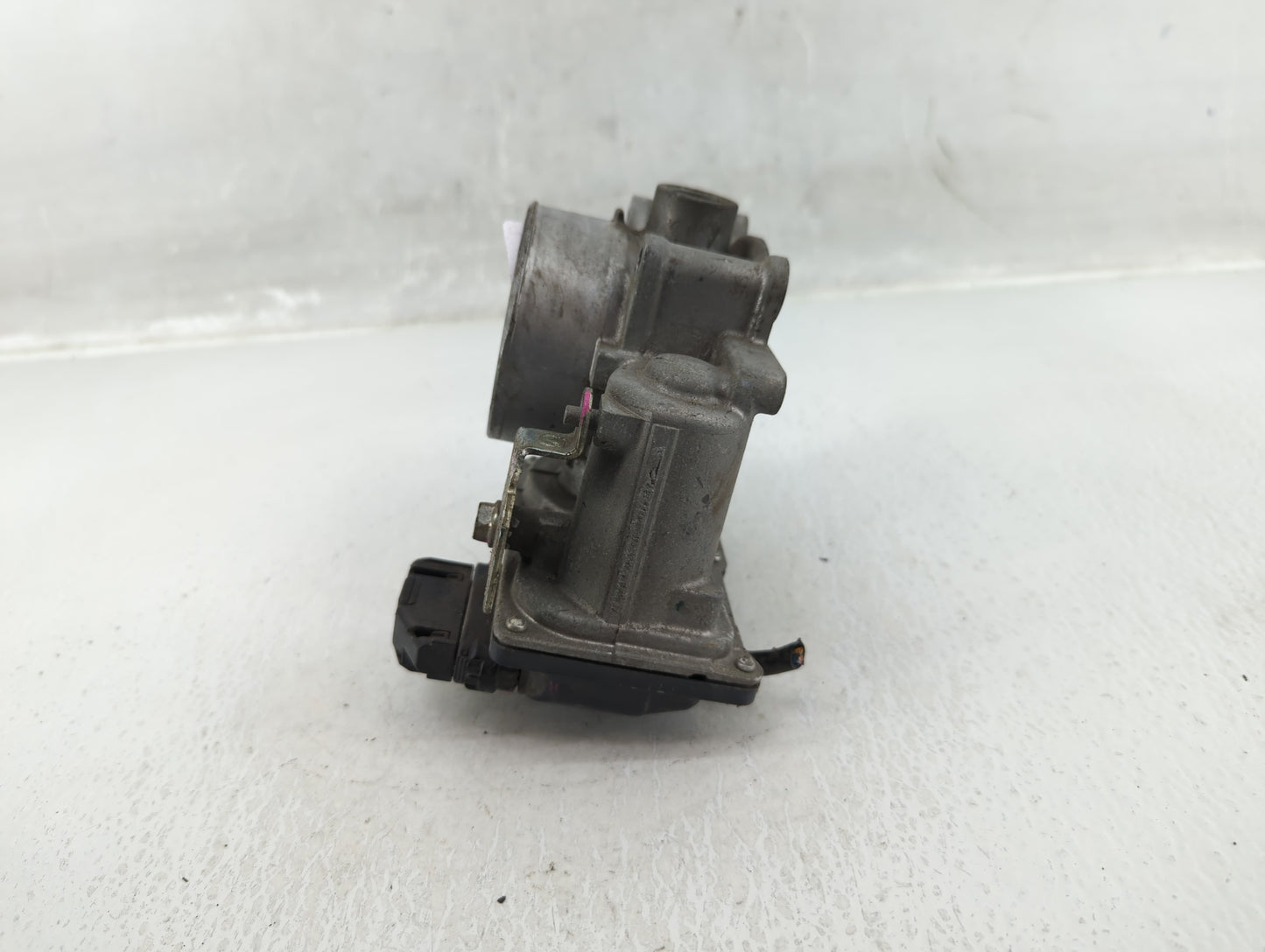 2012-2018 Mazda 3 Throttle Body P/N:1931 00175 1672 C2283 Fits Fits 2012 2013 2014 2015 2016 2017 2018 OEM Used Auto Parts -