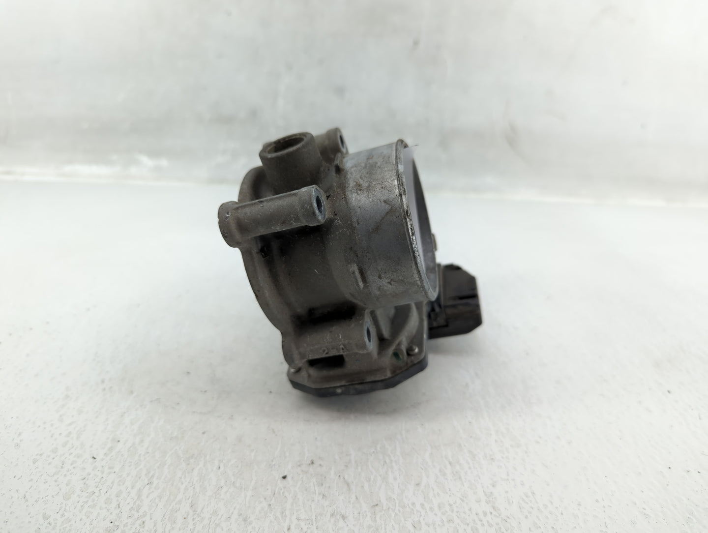 2012-2018 Mazda 3 Throttle Body P/N:1931 00175 1672 C2283 Fits Fits 2012 2013 2014 2015 2016 2017 2018 OEM Used Auto Parts -