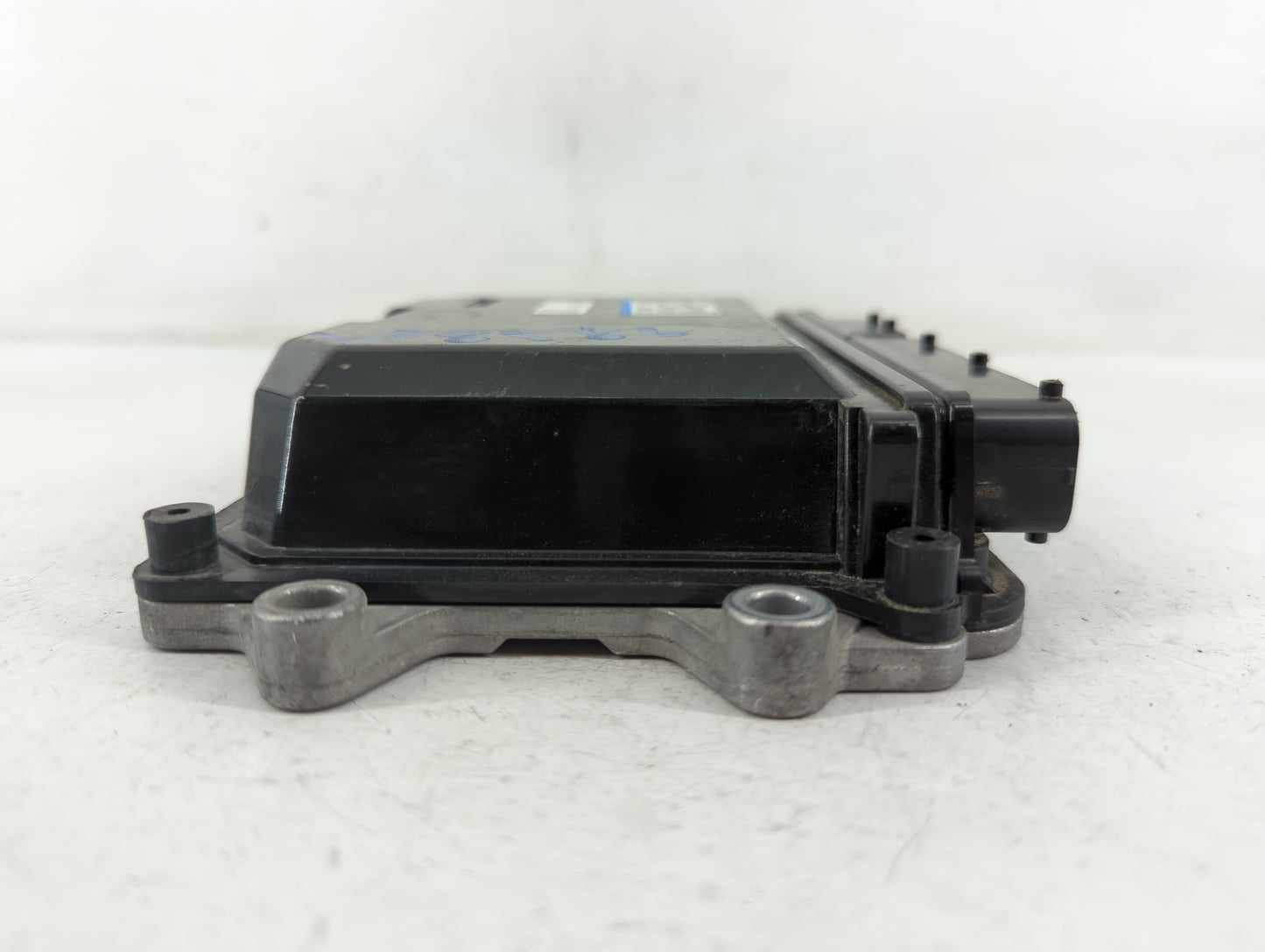 2017-2018 Mazda 3 PCM Engine Control Computer ECU ECM PCU OEM P/N:PY9V 18 881 Fits Fits 2016 2017 2018 OEM Used Auto Parts -