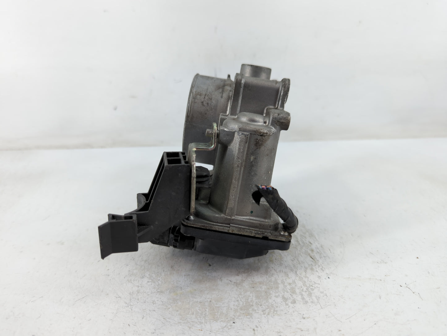 2012-2018 Mazda 3 Throttle Body P/N:13 640 0076 9T19 Fits Fits 2012 2013 2014 2015 2016 2017 2018 OEM Used Auto Parts - Oemu
