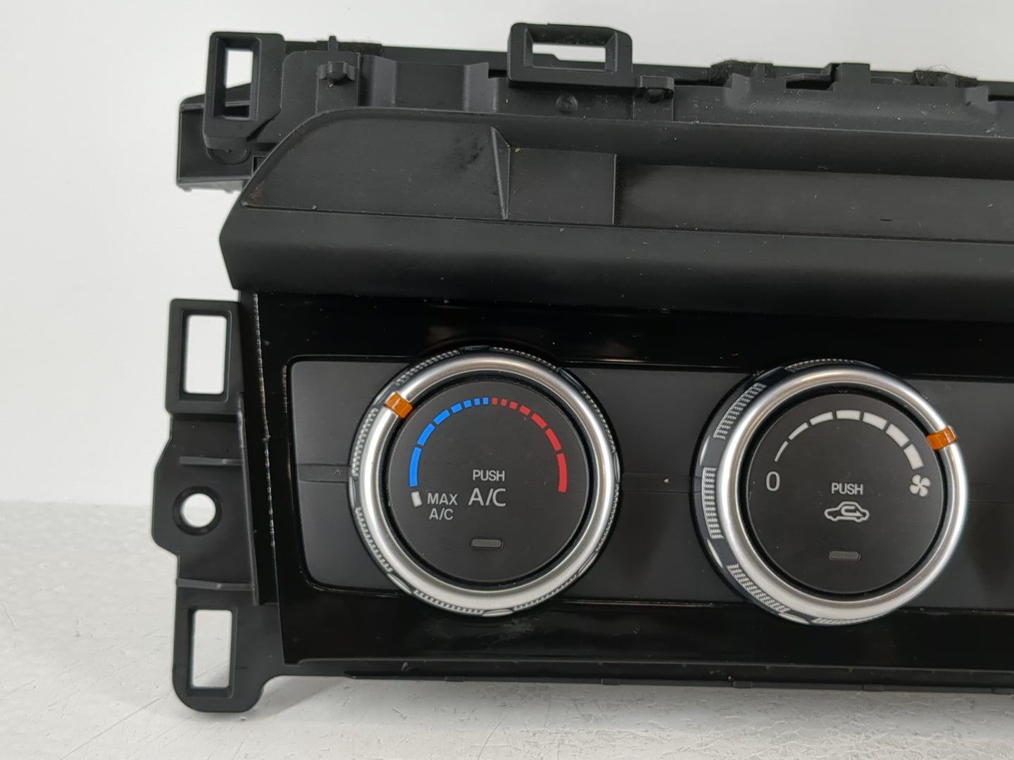 2017 Mazda 6 Climate Control Module Temperature AC/Heater Replacement P/N:GMN3 55260 H GRT6 61 190B Fits OEM Used Auto Parts