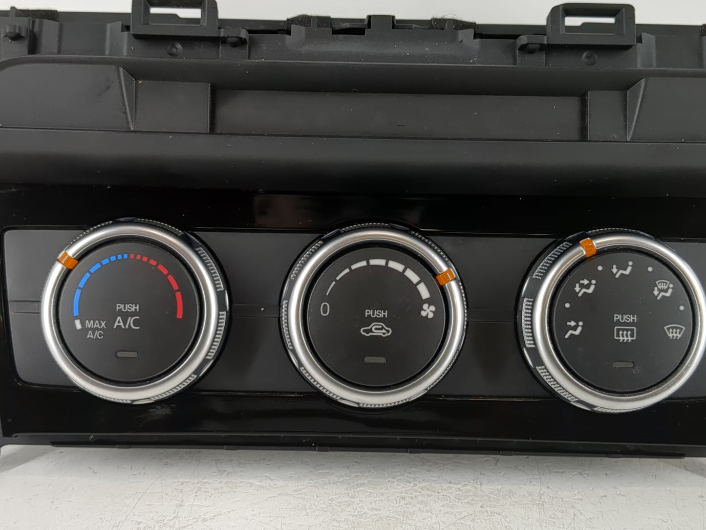 2017 Mazda 6 Climate Control Module Temperature AC/Heater Replacement P/N:GMN3 55260 H GRT6 61 190B Fits OEM Used Auto Parts