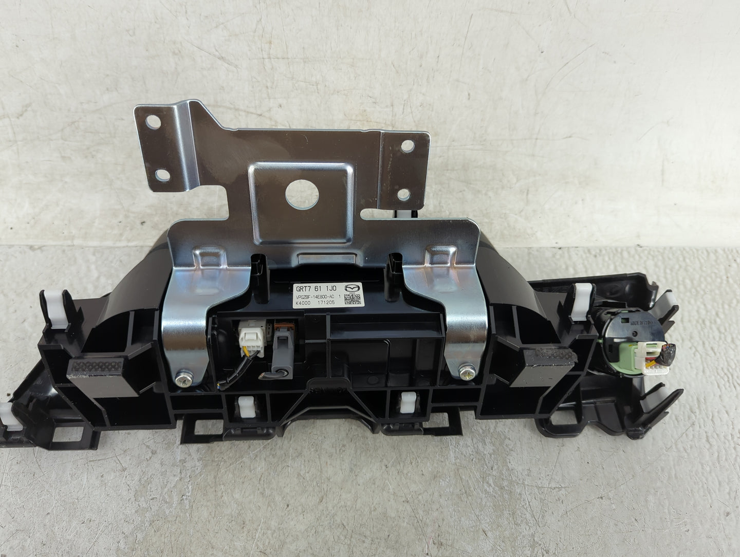 2017 Mazda 6 Radio AM FM Cd Player Receiver Replacement P/N:GRT7611J0 Fits Fits 2018 2019 2020 OEM Used Auto Parts - Oemused