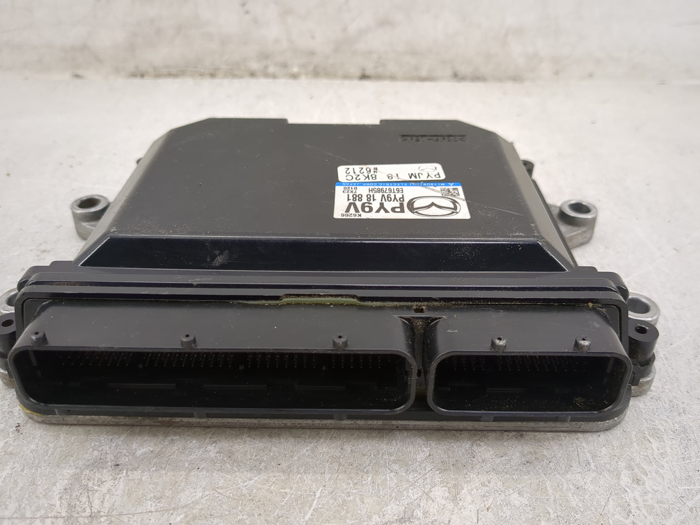 2016-2017 Mazda 6 PCM Engine Control Computer ECU ECM PCU OEM P/N:PY9V 18 881 Fits Fits 2016 2017 2018 OEM Used Auto Parts -