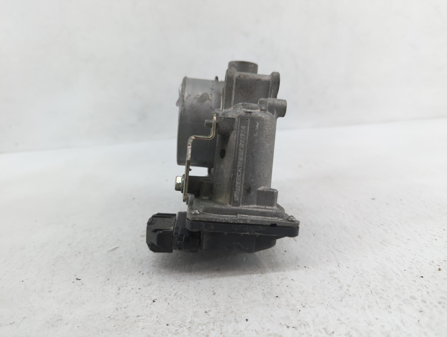 2014 Mazda Cx-5 Throttle Body P/N:13 640 A K4238 13 640 A, 12681472AA, PY01 13 640 A Fits OEM Used Auto Parts - Oemusedautop