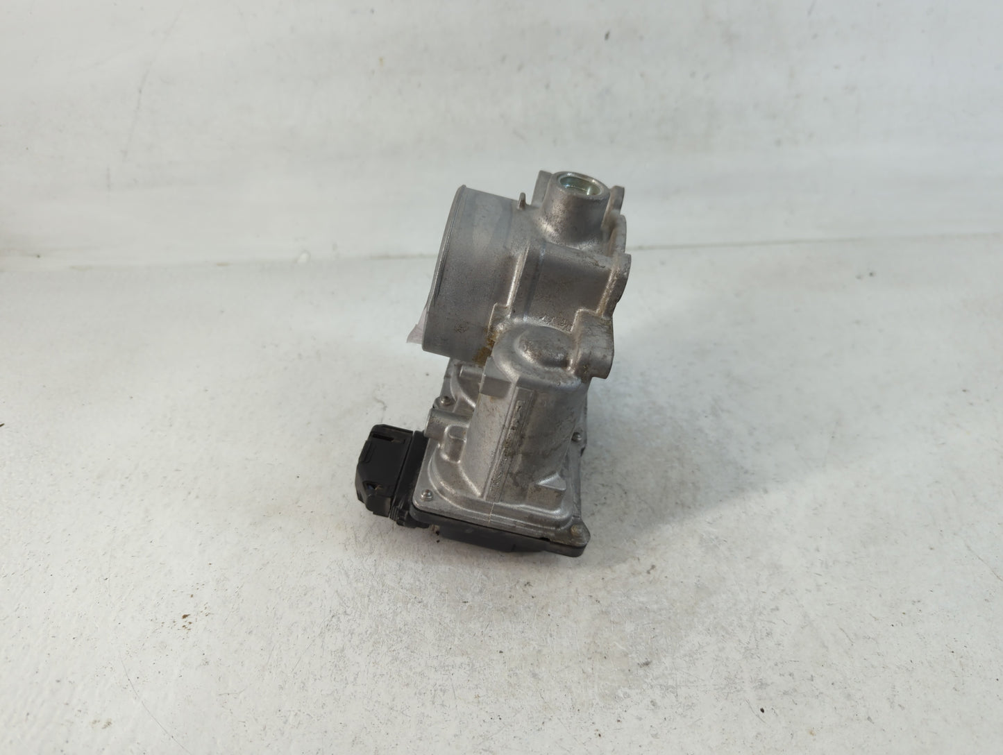 2014-2017 Mazda Cx-5 Throttle Body P/N:PY01 13 640 A 1831 C13306 4020 Fits Fits 2014 2015 2016 2017 2018 OEM Used Auto Parts