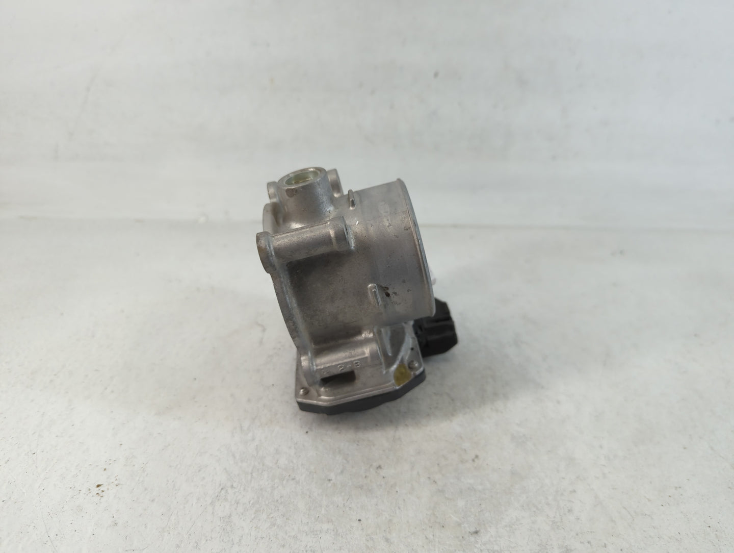 2014-2017 Mazda Cx-5 Throttle Body P/N:PY01 13 640 A 1831 C13306 4020 Fits Fits 2014 2015 2016 2017 2018 OEM Used Auto Parts