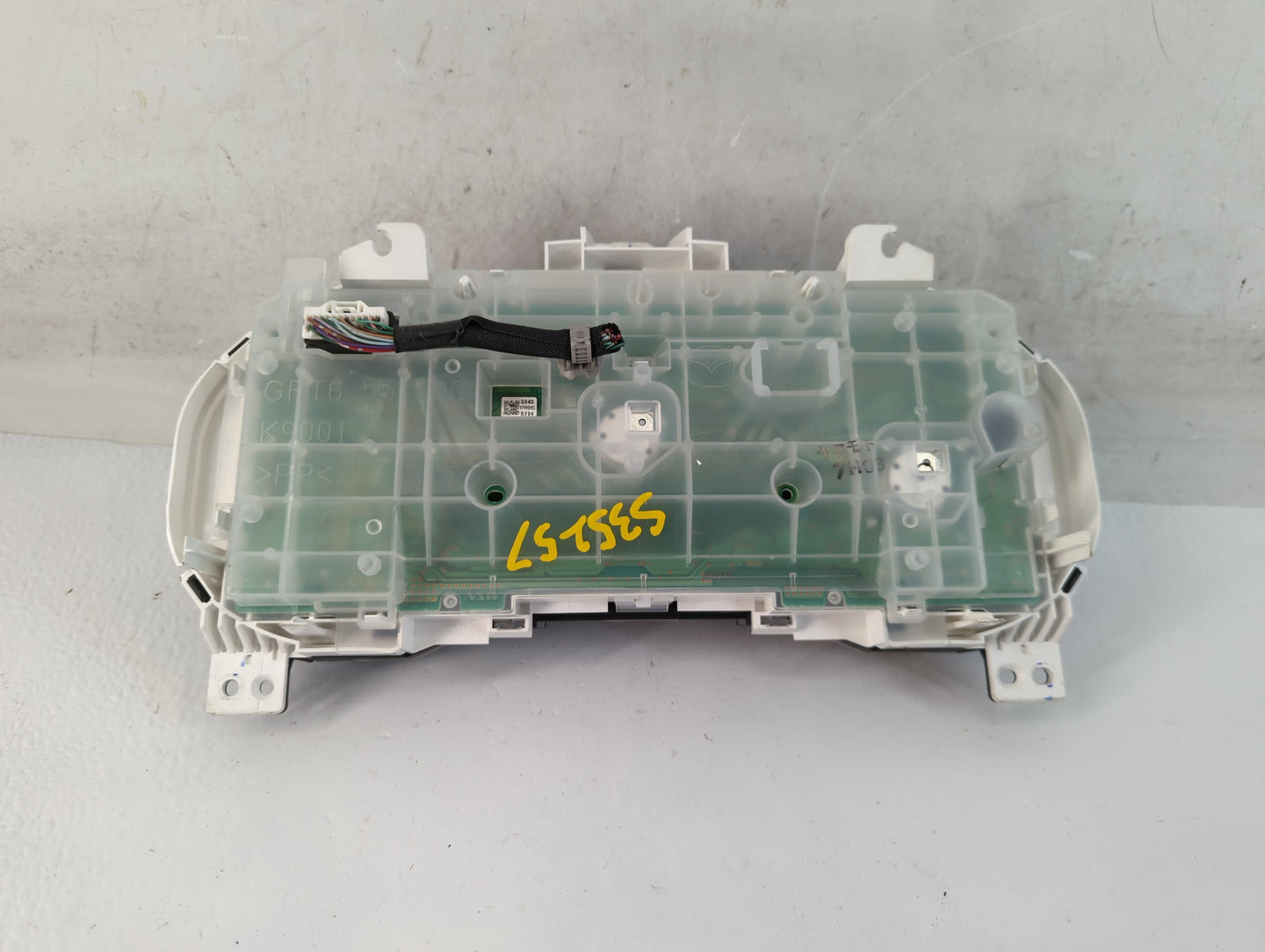 2017-2018 Mazda Cx-5 Instrument Cluster Speedometer Gauges P/N:0724077 Fits Fits 2017 2018 OEM Used Auto Parts - Oemusedauto