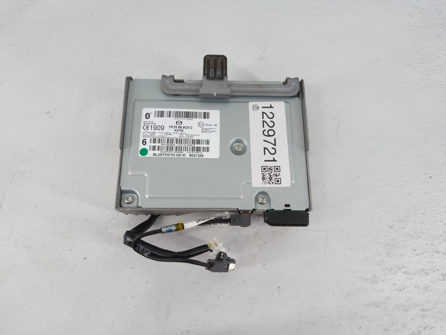 2016-2018 Mazda Cx-9 Radio AM FM Cd Player Receiver Replacement P/N:TK78 66 9C0 C Fits Fits 2016 2017 2018 OEM Used Auto Par