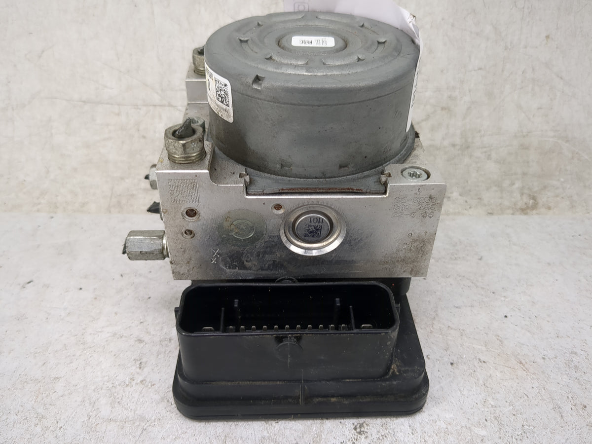 2017 Mazda Mazda3 Anti-Lock Brake ABS Pump Module Actuator OEM P/N:BACS437A0AESCKF620 0622102-4804.4 Fits Fits 2018 OEM Used